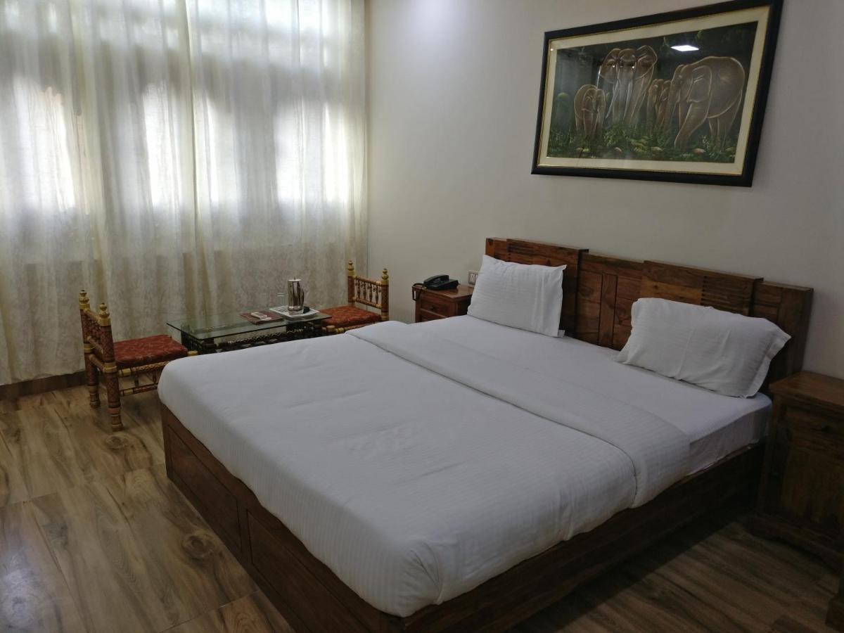 Empire Palace Hotel 3*