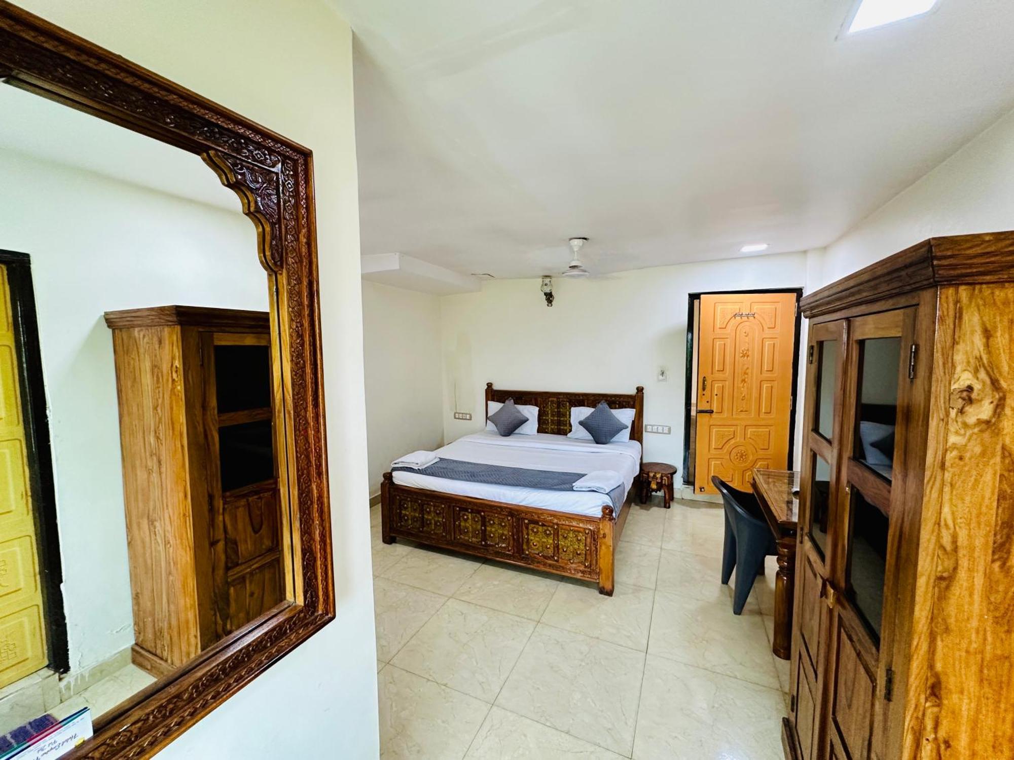 Hotel Empire Palace 3*